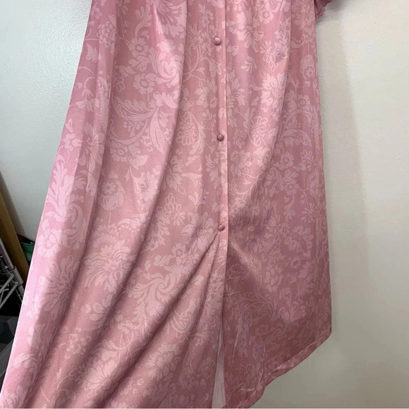 Vintage Vanity Fair Nightgown Medium Pink Short Flutter Sleeve Lace Detail USA - Picture 4 of 14